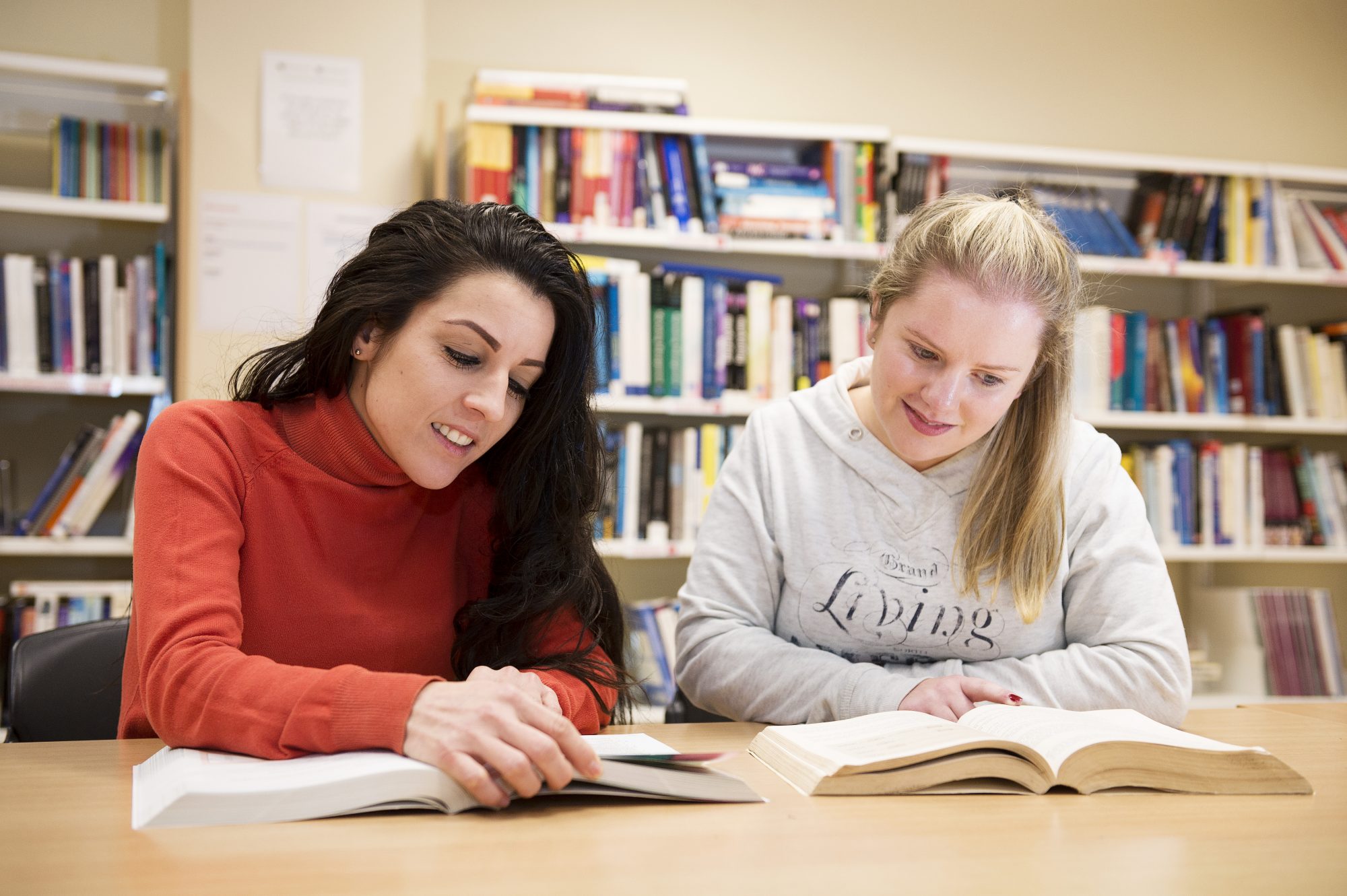 Student in librery